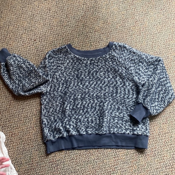 Sweaters - NWOT LOFT textured cropped sweater